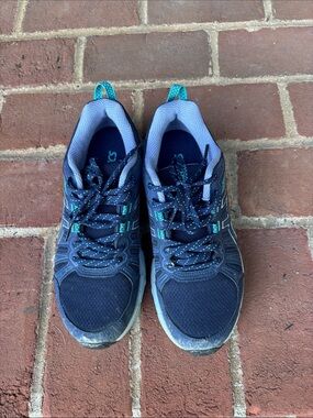 Women’s Athletic Running Sneakers in Navy and Teal